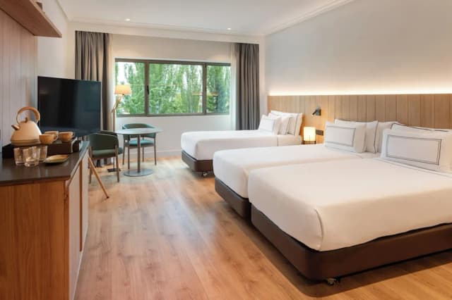 Melia Madrid Barajas-Triple Room-4