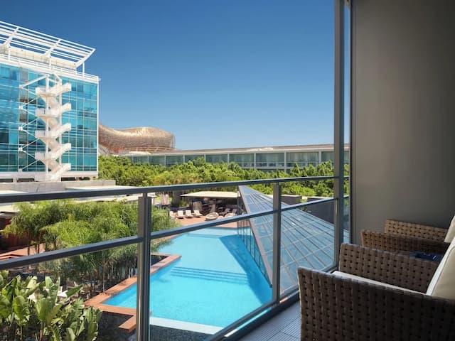 Sofitel Barcelona Skipper-Luxury Room, 1 Queen Bed, Balcony (Garden view)-8