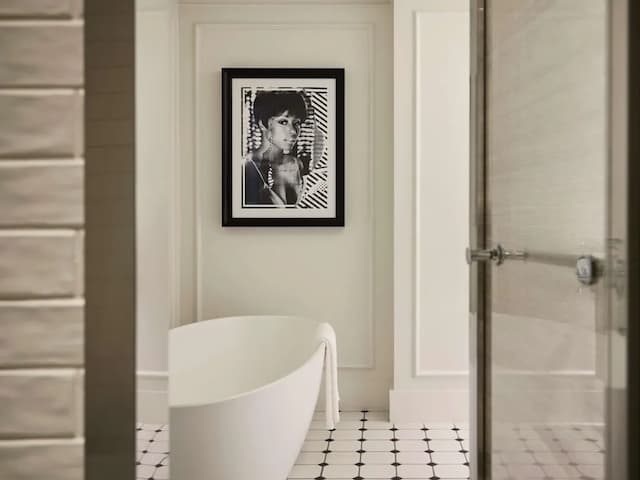 Sofitel Barcelona Skipper-Prestige Suite, 1 King Bed.-8