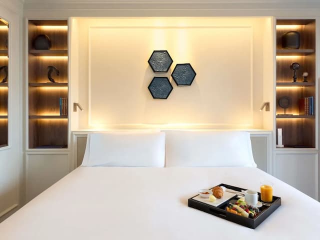 Sofitel Barcelona Skipper-Suite, 1 King Bed, Terrace (Opera, with a Living room)-8