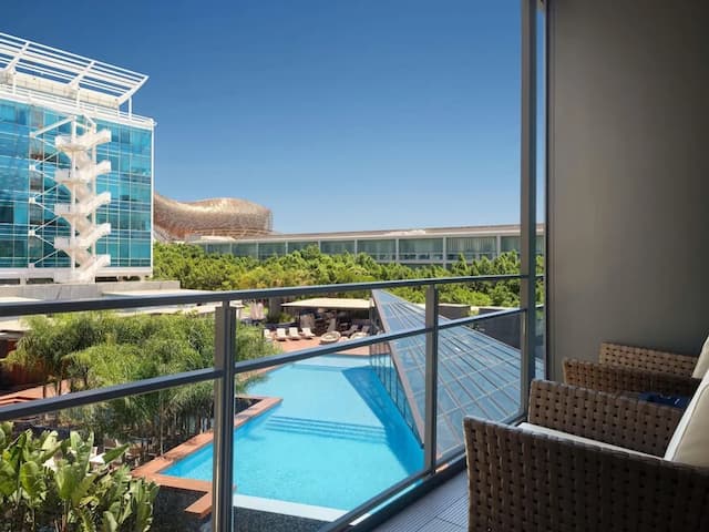 Sofitel Barcelona Skipper-Luxury Room, 2 Twin Beds, Balcony (Garden view)-12