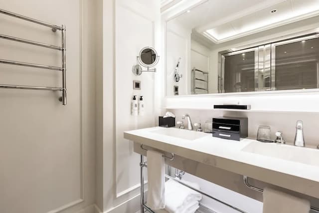 Sofitel Barcelona Skipper-Luxury Room, 2 Twin Beds, Balcony (Garden view)-2