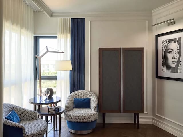 Sofitel Barcelona Skipper-Premium Room, 1 King Bed, Garden View-6