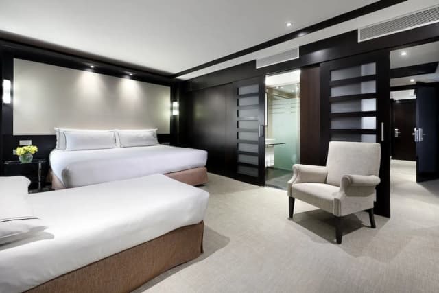Melia Barcelona Sarrià-Standard Triple Room-3