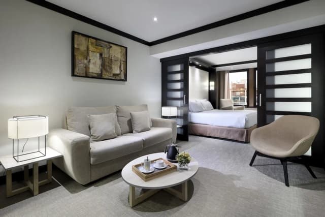 Melia Barcelona Sarrià-The Level Junior Suite-4