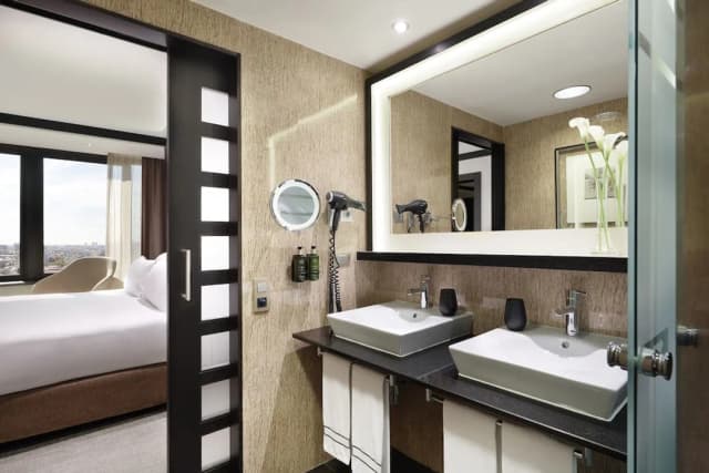 Melia Barcelona Sarrià-The Level Suite-5