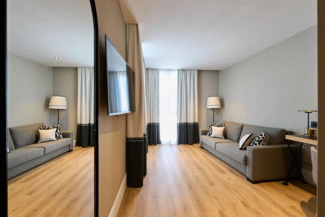Catalonia Ramblas-Deluxe Suite, Private Pool-6