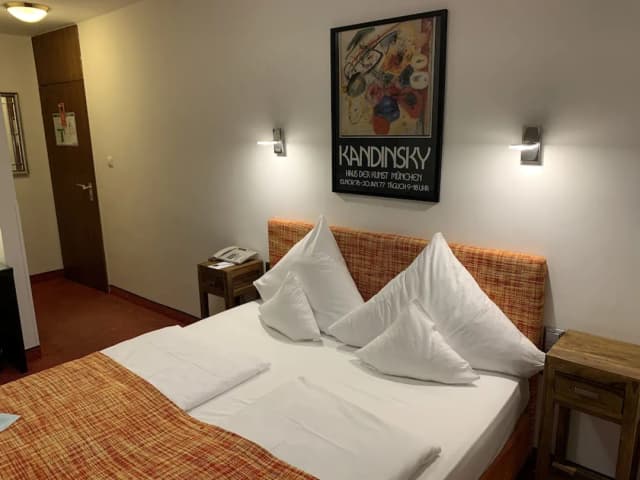 Hotel Nymphenburg City-Superior Single Room, Courtyard View-9