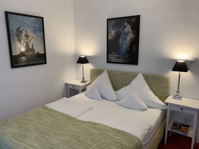 Hotel Nymphenburg City-Superior Double Room, Courtyard View-9