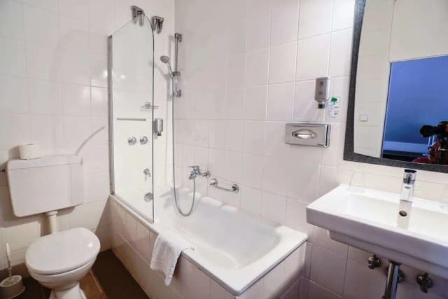 Hotel Nymphenburg City-Superior Double Room, Courtyard View-5