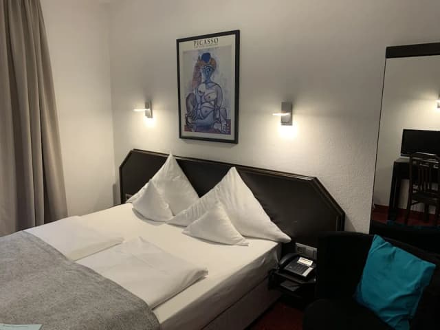 Hotel Nymphenburg City-Superior Double Room, Courtyard View-14