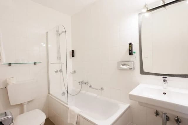 Hotel Nymphenburg City-Superior Double Room, Courtyard View-31