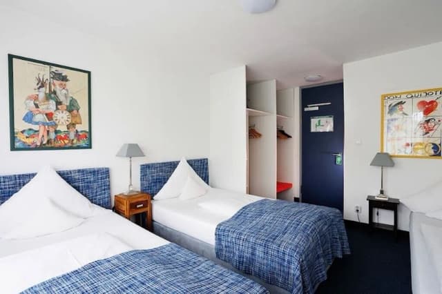 Hotel Nymphenburg City-Triple Room, City View-17