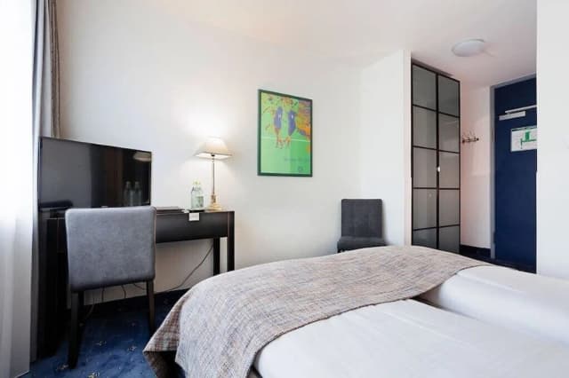 Hotel Nymphenburg City-Double Room, 1 Queen Bed, City View-15