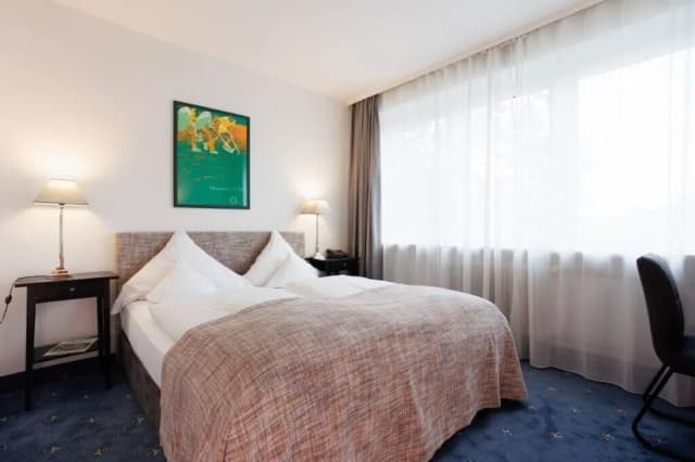 Hotel Nymphenburg City-Double Room, 1 Queen Bed, City View-16