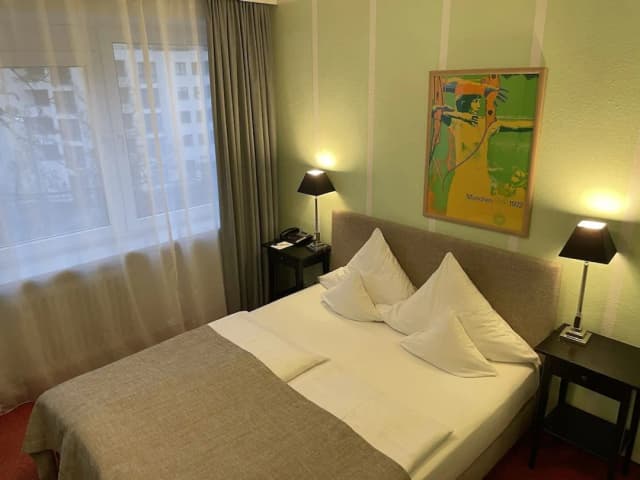 Hotel Nymphenburg City-Double Room, 1 Queen Bed, City View-13