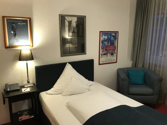 Hotel Nymphenburg City-Single Room, City View-2
