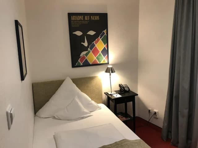 Hotel Nymphenburg City-Single Room, City View-4