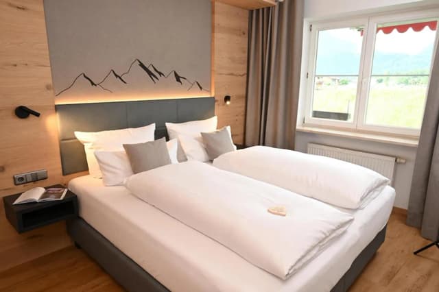 Alpenhof Oberstdorf Hotel & Spa, BW Signature Collection-Suite, 1 Double Bed, Balcony, Mountain View (Separate Living Room)-7