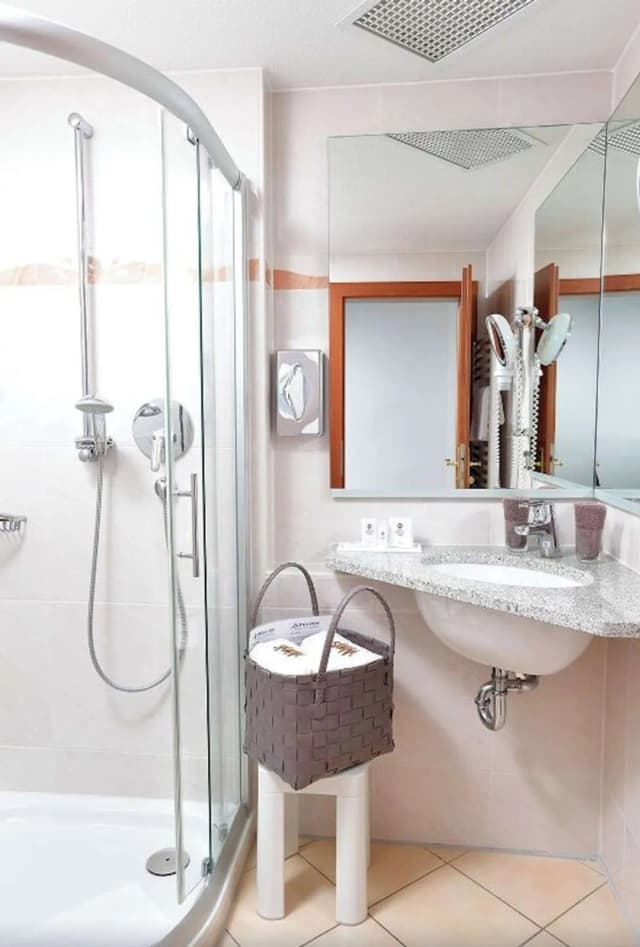 Alpenhof Oberstdorf Hotel & Spa, BW Signature Collection-Deluxe Room, 1 Double Bed, Balcony, Mountain View-6