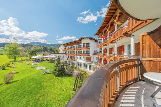 Alpenhof Oberstdorf Hotel & Spa, BW Signature Collection-Junior Suite, 1 Double Bed, Mountain View-7