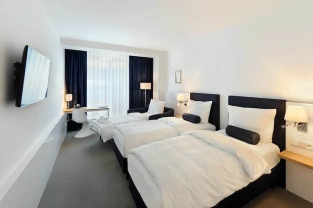 Bayer 89 Vi Vadi Hotel-Triple Room (with Extra Bed)-1