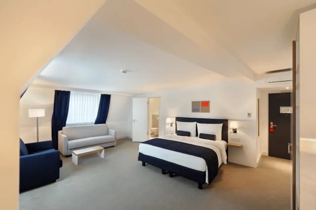 Bayer 89 Vi Vadi Hotel-Junior Studio Suite-2