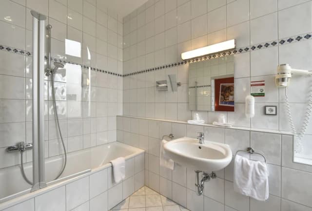 Hotel Adria München-舒适客房-7