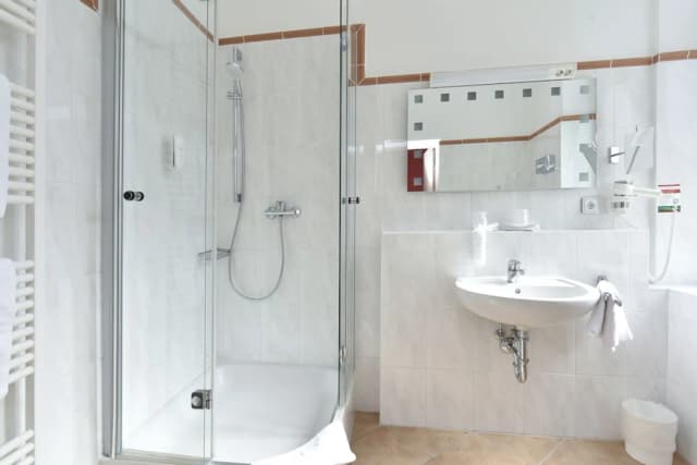 Hotel Adria München-舒适客房-8