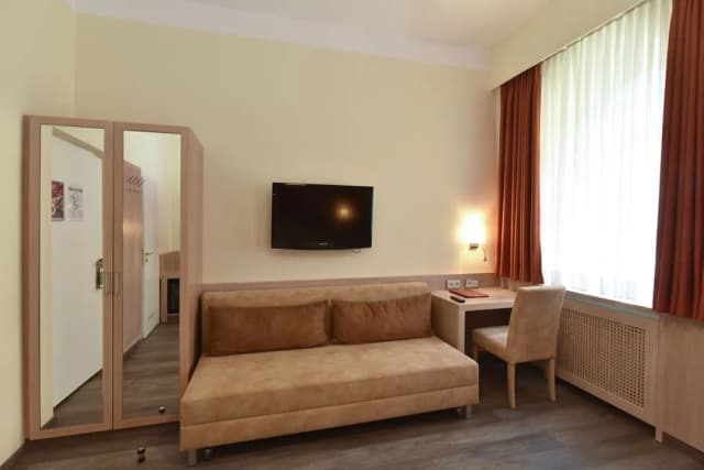 Hotel Adria München-小型套房-7