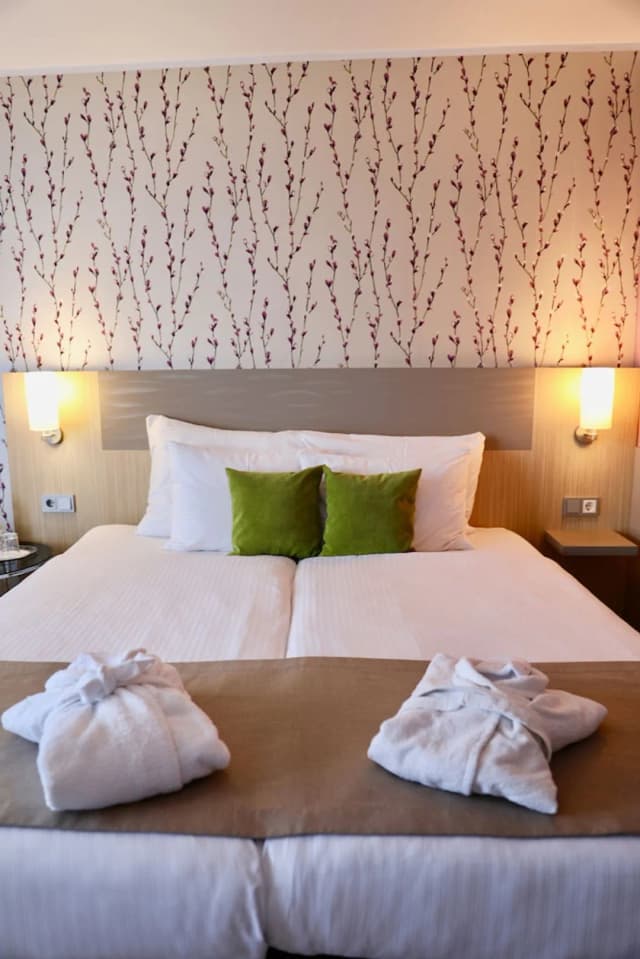 New Orly-Superior Quadruple Room with aircondition and air filte-5