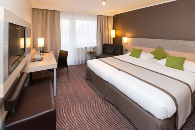 New Orly-Superior Triple Room with aircondition and air filter-3