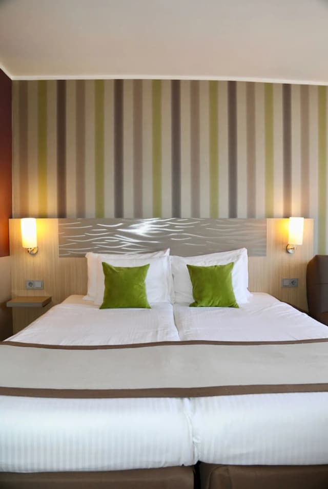 New Orly-Superior Triple Room with aircondition and air filter-4