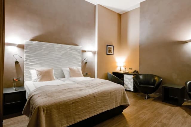 阿提姆酒店-豪華雙人房-1