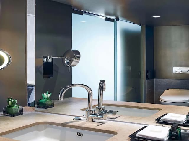 Sofitel Munich Bayerpost-Luxury Room-9