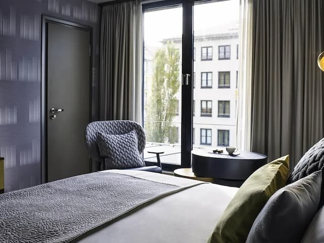Sofitel Munich Bayerpost-Superior Room (Relax with literature)-5