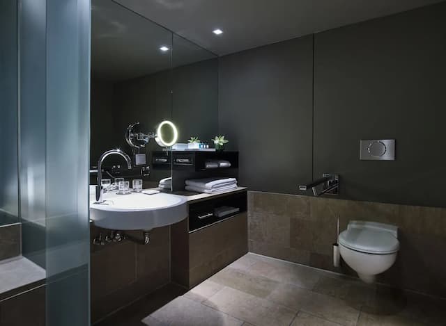 Sofitel Munich Bayerpost-Junior Suite, City View (Duplex)-4