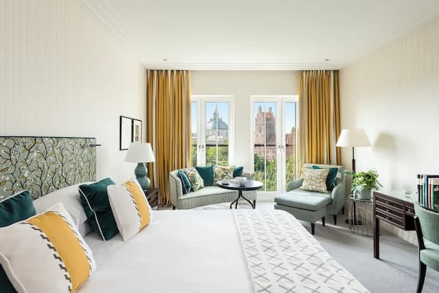 Rocco Forte The Charles Hotel-Deluxe Room, Panoramic View-7