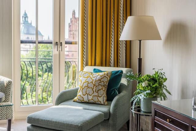 Rocco Forte The Charles Hotel-Deluxe Room, Panoramic View-4