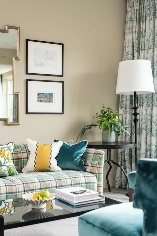 Rocco Forte The Charles Hotel-Signature Suite, Park View-4