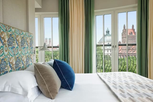 Rocco Forte The Charles Hotel-Signature Suite, Panoramic View-2