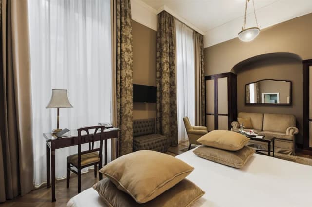 Grand Hotel et de Milan-Premium Double Room-4