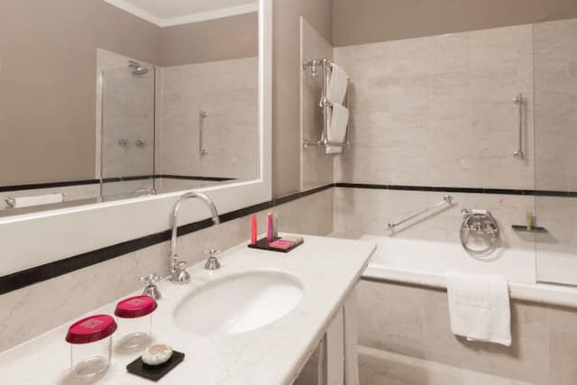 Grand Hotel et de Milan-Classic Double Room-8