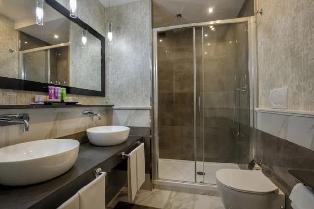 摩甘納飯店-奢華四人房-8