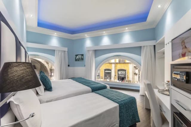 THE ONE Boutique Hotel & SPA Rome-Luxury Triple Room, City View, Corner-7