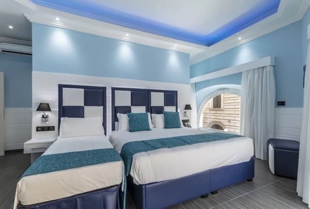 THE ONE Boutique Hotel & SPA Rome-Luxury Triple Room, City View, Corner-6