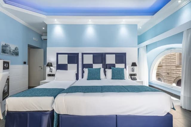 THE ONE Boutique Hotel & SPA Rome-Luxury Triple Room, City View, Corner-2