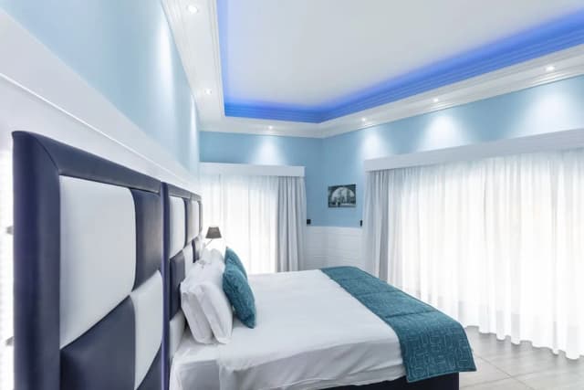 THE ONE Boutique Hotel & SPA Rome-Luxury Triple Room, City View, Corner-3