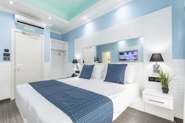 THE ONE Boutique Hotel & SPA Rome-Deluxe Double Room, City View-7