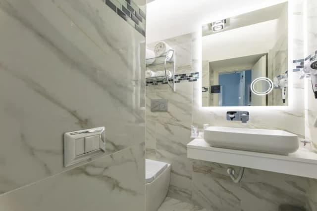 THE ONE Boutique Hotel & SPA Rome-Deluxe Double Room, City View-25